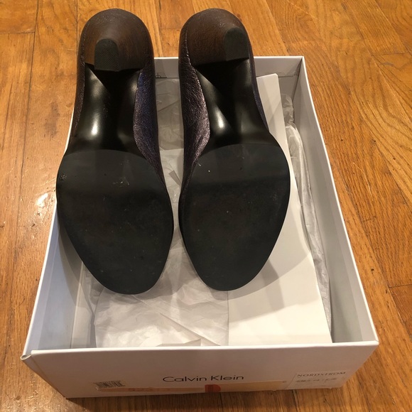 Calvin Klein. Size 9. Gray/Metallic stacked heels - Picture 3 of 3